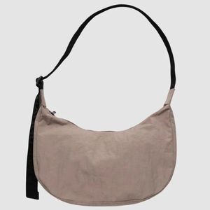 Baggu Medium Crescent in Dark Khaki